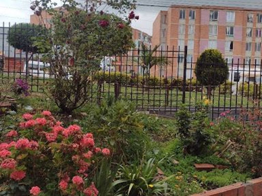 Apartamento de 3 alcobas en venta en Centro Usme, Bogotá, 49 m² · foto 3 de 14