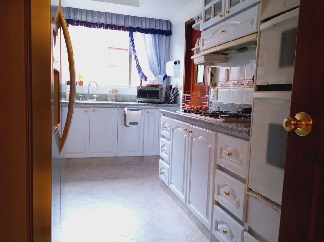 Apartamento de 3 alcobas en venta en Chicó Navarra, Bogotá, 180 m² · foto 11 de 20