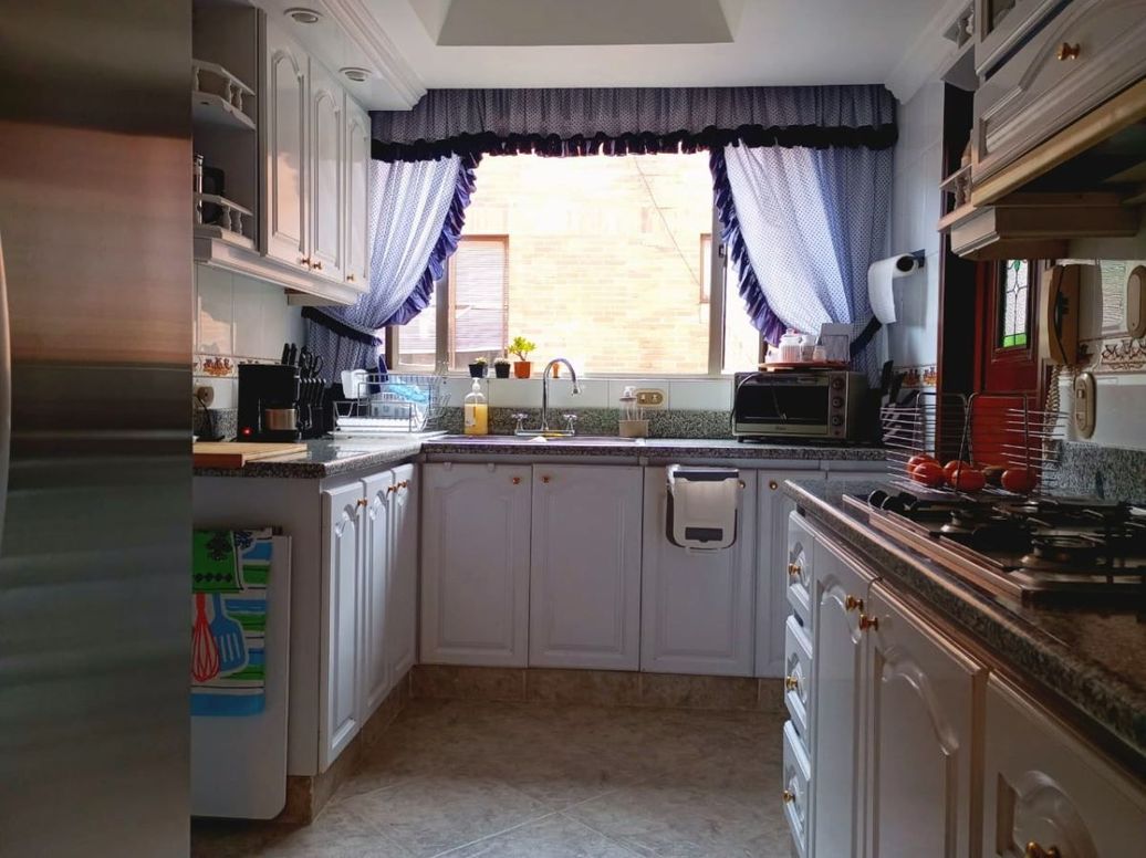 Apartamento de 3 alcobas en venta en Chicó Navarra, Bogotá, 180 m² · foto 12 de 20