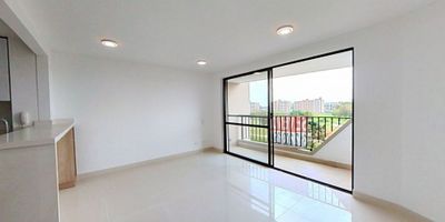 Apartamento en venta de 79m2, con vista exterior, ubicado en un 5to piso (Torre A Apto 504), acceso por ascensor, parqueadero privado (22). Consta de 3 habitaciones, 2 baños, sala comedor, cocina integral y zona de lavandería. Tiene piso cerámico en todas sus zonas El conjunto cuenta con piscina, salón social, zona de niños y vigilancia privada las 24 horas. Cerca a centro comercial Jardín Plaza; cerca de almacenes de cadena Ara, D1,; cerca a colegio Comunidad Home School ; cerca a universidad Univalle, Javeriana y Icesi; cerca a paraderos del MIO; Vías de acceso por la calle 53 y Carrera 104.ID-47640923505
