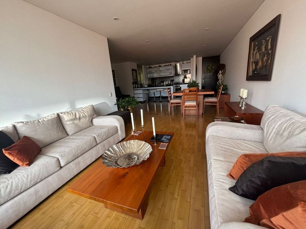 Apartamento de 3 alcobas en venta en Santa Barbara Occidental, Bogotá, 145 m² · foto 5 de 20