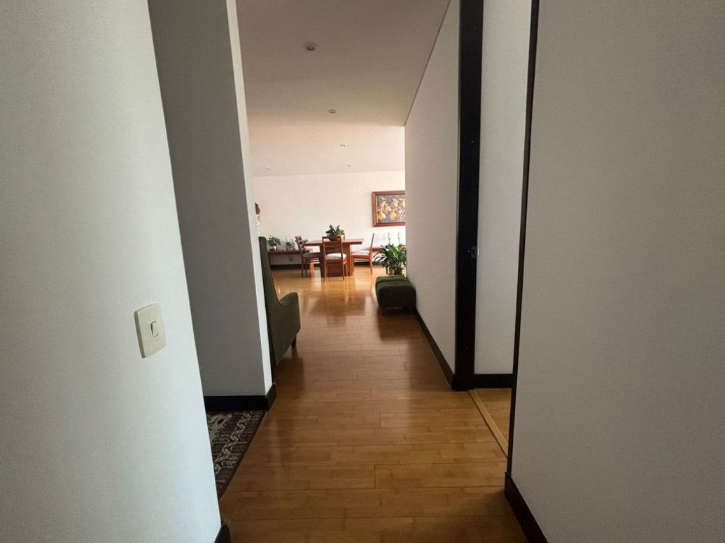 Apartamento de 3 alcobas en venta en Santa Barbara Occidental, Bogotá, 145 m² · foto 15 de 20