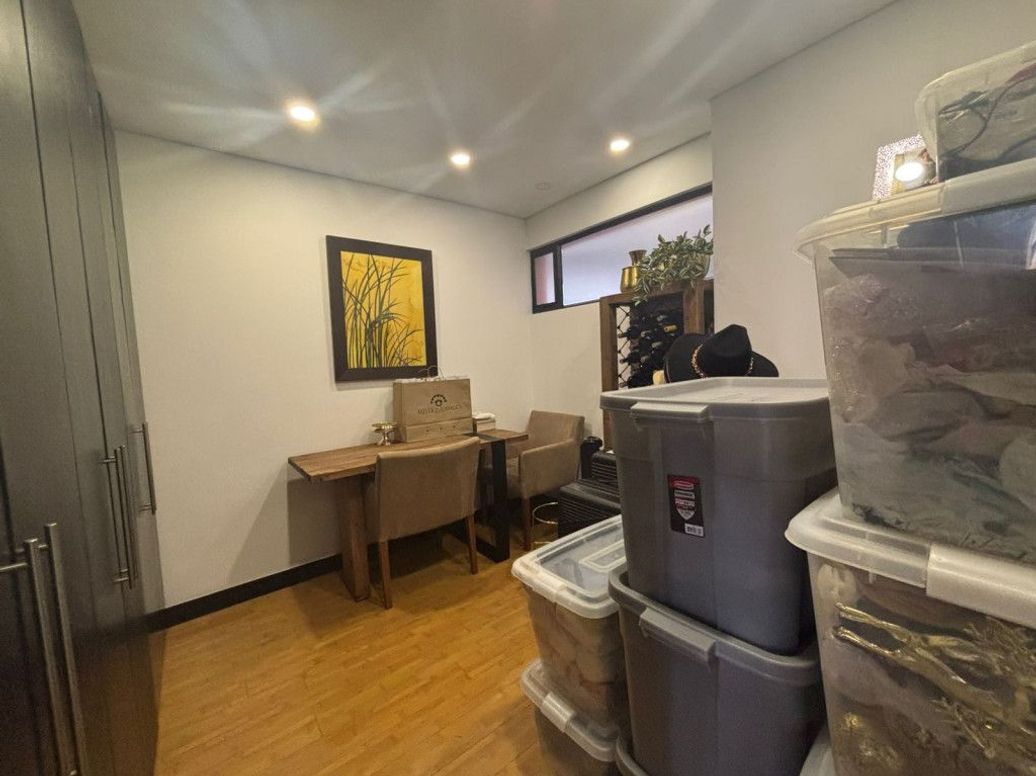 Apartamento de 3 alcobas en venta en Santa Barbara Occidental, Bogotá, 145 m² · foto 16 de 20