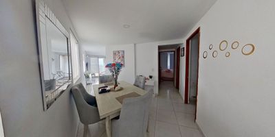 Código: 964FR2887

? Apartamento en Edificio Puerto Real – NUEVO en el mercado
Te presento este moderno apartamento de 82 m², ubicado en el barrio San Salvador. Se encuentra en el piso 11 (apto 1102) y cuenta con 3 habitaciones, 2 baños, sala de estar, cocina integral, balcón con vista exterior (2 m²) y 1 parqueadero privado y cubierto.

El edificio, con apenas 5 años de antigüedad, hace parte de un conjunto cerrado con excelentes zonas comunes como piscina, gimnasio, salón comunal, zona infantil y portería 24/7. Tiene 2 ascensores, servicio de gas natural, y pisos en cerámica tanto en área social como en habitaciones.

? La administración tiene un valor aproximado de $328,000, sujeto a verificación. Es una excelente oportunidad para quienes buscan un hogar moderno, bien ubicado y con todas las comodidades.

? ¡Contáctame para más información o para agendar tu visita!
