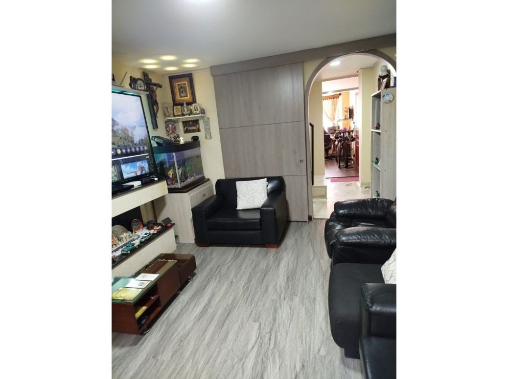 Casa de 3 alcobas en venta en Engativá, Bogotá, 50 m² · foto 5 de 11
