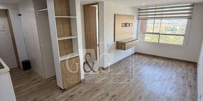Se renta hermoso aparta estudio en el barrio el Redil, Usaquén / en el piso 23 con excelente vista exterior, apto de 35 mts2, una habitación con closet, baño privado, cocina integral con estufa eléctrica , el conjunto cuenta con excelentes zonas sociales, parque para niños, zona bbq, cancha múltiple, cerca a universidades y colegios, excelentes zonas de acceso.

Contáctanos.