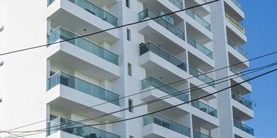 Sala, Comedor, Baño Social, 3 Habitaciones, Baño Privado, Cocina, Balcón, Garaje