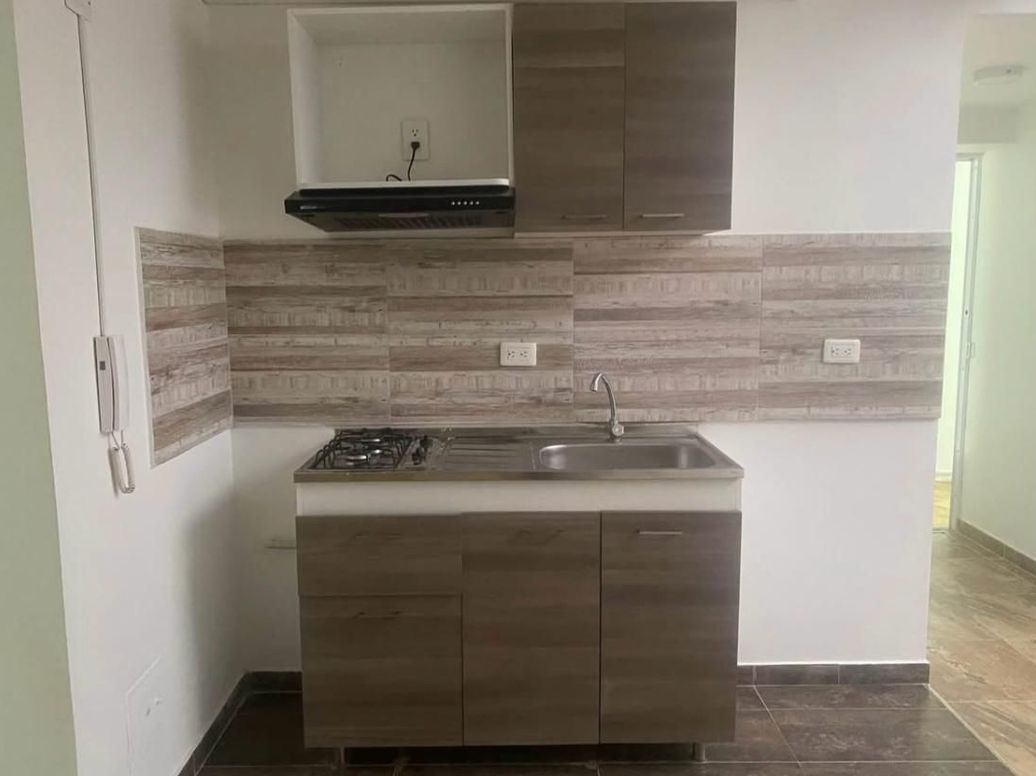 Apartamento de 4 alcobas en venta en El Recuerdo, Bogotá, 184 m² · foto 9 de 20
