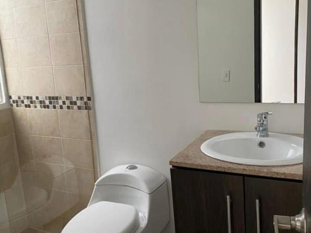 Apartamento de 4 alcobas en venta en El Recuerdo, Bogotá, 184 m² · foto 14 de 20
