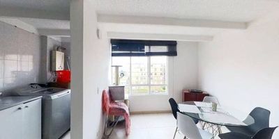 Apartamento en venta de 46 m², con vista interior, ubicado en un 5to piso (Torre 21 Apto 501). Ofrece 3 habitaciones, 1 baño, sala comedor, estudio, cocina integral y zona de lavandería, todos sus espacios con piso cerámico. El conjunto brinda un ambiente familiar con salón social, zona de niños, cancha múltiple y vigilancia privada las 24 horas. Su ubicación es ideal, cerca de almacenes Ara y D1, del colegio distrital Saludcoop, de la universidad Agustiniana y de paradas del SITP, con cómodas vías de acceso por la Calle 6 Bis A y la Calle 6A.
 h_property_nid_ref:  35489293396
 h_property_uuid_detail:  ed87af41-ba36-4a3c-9231-f69f48a98ac0
 ubicacion: Bogotá,Tíntala
 Inmueble ofertado por nuestro aliado HABI.