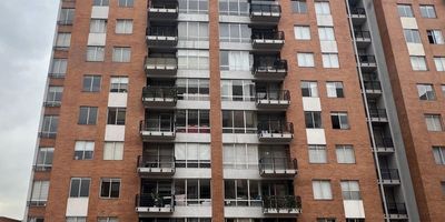 Sala, Comedor, Estudio, 2 Baños, Estar, Cocina, 3 Habitaciones, Patio Interior, Garaje, depósito.