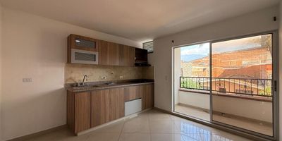 Apartamento ubicado en una zona tranquila y estratégica de Belen Fatima, ideal para quienes disfrutan la comodidad de tener todo cerca. Este inmueble ofrece una distribución agradable con sala iluminada, balcón con vista al sector, cocina funcional, zona de ropas independiente, habitaciones cómodas y dos baños de muy buen tamaño. Cuenta con parqueadero privado, un beneficio importante dentro del sector.

La ubicación es uno de sus mayores atractivos, con cercanía a la Unidad Deportiva de Belen, al centro comercial Unicentro, a la Universidad Pontificia Bolivariana y a la zona gastronómica de Laureles.

Un apartamento pensado para vivir con tranquilidad, comodidad y excelente acceso. Agenda tu visita y descubre tu próximo hogar.DC 261065