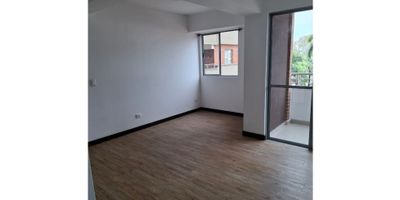 Código 9644FR883

Hermoso apartamento totalmente terminado en Hacienda Niquía, una de las mejores unidades del norte.

✨ Características:


 
 68 m²
 
 
 2 habitaciones con closet
 
 
 2 baños
 
 
 Sala comedor
 
 
 Cocina integral
 
 
 Piso 6
 
 
 Parqueadero privado
 
 
 Cuarto útil
 
 
 Estrato 4
 


? Unidad completa:
Piscinas, zonas húmedas, gimnasio, canchas, salón social, zonas verdes y portería 24/7.

? Ubicación top:
Cerca al Metro Niquía, Puerta del Norte y Éxito.

? Administración: $250.000
Predial anual: apto $750.000 / parqueadero + útil $62.000
?️ Valor: $420.000.000
