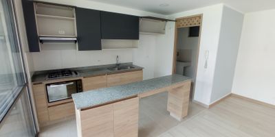 Apartamento acogedor con buenos espacios y distribución, cuenta con acabados full, ubicado en zona central de Sabaneta y de alta valorización, unidad familiar y completa, acceso a todos los servicios de transporte y comercio.
