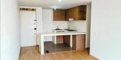 [ARR] ID HOUM: 162472

Entérate de todos los beneficios al arrendar con nosotros:
    • Asistencia e intermediación con el propietario
    • Firma tu contrato online
    • Arrienda sin burocracia, sin papeleos ni notarías

Departamento en arriendo, ubicado en el barrio San Rafael, con una superficie construida de 55.00 m² y superficie total de 55.00  m². 

Sus principales características son:

    • No amoblado
    • 3 dormitorios
    • 2 baños
    • Admite mascotas
    • Piso 7
    • Año de construcción: 2020
            
Además, el inmueble cuenta con las siguientes amenidades:

    • Salón de eventos
    • Vigilancia 24 hrs
    • Ascensor
    • Zona de juegos
    • Alberca
    • Gimnasio

Si arriendas con nosotros, te brindamos asesoría personalizada durante todo el proceso.

Requisitos para arrendar con nosotros:

    • Arrienda sin codeudor*, fácil, rápido y seguro
    • Demuestra un ingreso mensual neto de al menos 2.5 veces el valor del arriendo (los ingresos mensuales se pueden complementar por las personas que vivirán en este inmueble)
    • Completa tu información básica y mándanos tus extractos bancarios o documentos que demuestren tus ingresos
    • No debes tener reportes negativos en centrales de crédito
        

IMPORTANTE:

    • Te invitamos a agendar una visita a esta propiedad
    • Si tienes alguna duda por favor puedes solicitar más información desde los portales como también contactarte directamente con nosotros
    
Más que una inmobiliaria, somos Houm.
*Aplican T&C