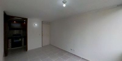 En Primavera Occidental, este apartamento de 53 m² en un octavo piso redefine la idea de vivir con comodidad y estilo. Su distribución funcional integra 3 habitaciones y 1 baño, acompañados de una excelente iluminación natural que realza cada espacio. Un hogar pensado para quienes buscan altura, claridad y una ubicación estratégica.
Con un valor de $250.000.000, se convierte en una oportunidad moderna y equilibrada para empezar un nuevo capítulo con tranquilidad y buena energía.