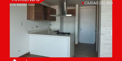 Arriendo Apartaestudio Loft de Lujo

Descubre un exclusivo loft diseñado para quienes buscan confort, modernidad y estilo en un solo espacio. Este apartaestudio ofrece una distribución abierta, acabados premium y una atmósfera sofisticada perfecta para vivir con comodidad y distinción.
Parqueadero privado y cuarto útil 

 Características destacadas:
	•	Diseño tipo loft con espacios amplios e integrados
	•	Acabados de alta calidad y detalles modernos
	•	Cocina abierta de concepto gourmet
	•	Iluminación natural y vista privilegiada
	•	Ambiente tranquilo y elegante

Ideal para quienes desean vivir en un lugar único, con excelente ubicación y todas las comodidades al alcance.
