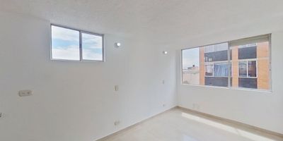 Este hogar es la definición de empezar con el pie derecho: espacios bien distribuidos, luz natural que alegra los días y un ambiente tranquilo para vivir con seguridad y comodidad. Ideal para familias que buscan valorización, entorno residencial y calidad de vida sin complicarse.

Características del inmueble
47m² // 3 habitaciones // 1 baño // Cocina integral // Sala-comedor // Zona de lavado // Iluminado // Vista interior

Características del conjunto
Zona verde // Conjunto cerrado

Si quieres coordinar visita, aquí estoy — este puede ser tu próximo hogar. ??
