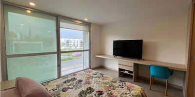 ? Apartaestudio Amoblado Ideal para Rentas Cortas – ¡Listo para Airbnb! ?

Descubre este moderno apartaestudio en un conjunto diseñado para rentas cortas, con permiso de turismo, lo que garantiza una inversión segura y rentable desde el primer día. Su diseño elegante y funcional ofrece una experiencia de lujo para huéspedes exigentes.

✨ Características destacadas:

✅ Cocina integral dotada, perfecta para estadías cortas o largas

✅ Baño abierto con vidrio, que aporta un toque de exclusividad tipo hotel

✅ Parqueadero y depósito, brindando comodidad y almacenamiento extra

? Amenidades premium para tus huéspedes:

? Coworking, ideal para nómadas digitales

? Turco, perfecto para relajarse

? Piscina, un plus para estancias inolvidables

?️ Gimnasio, totalmente equipado

? Zona BBQ y terraza, espacios diseñados para disfrutar al máximo

? Ubicado en un conjunto con permiso de turismo, lo que facilita su operación en plataformas como Airbnb y maximiza su rentabilidad.

¡Hazlo tuyo y empieza a rentabilizar hoy mismo! ? Contáctanos para más información.  https://ltinversiones.com/
