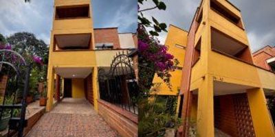 ¡Conoce el inmueble!Tenemos espacios de lunes a viernes (9:00-11:30 / 14:00-17:30) y sábados (9:00-12:30).
Casa ubicada en el sector de Cuatro esquinas en La Estrella, en la unidad Estrella del sur. Amplia, iluminada, con excelentes acabados y cercana a buenas rutas de transporte. Cuenta con parqueadero privado y 3 niveles. Zona segura. 
¿Tienes alguna inquietud? Comunícate al 314 - 278 - 3821.