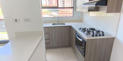 Se arrienda apartamento en Barro blanco, cuenta con 2 habitaciones, 2 banos, 1 Vestier, 1 cocina, 1 closet, zona de ropas, sala comedor, parqueadero y cuarto util.