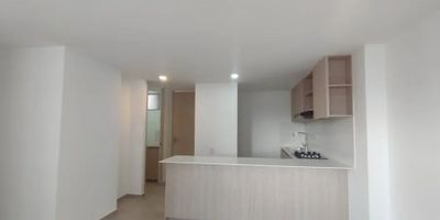 Para mayor información escribanos vía WhatsApp y uno de nuestros agentes inmobiliarios te atenderá.
68 metros cuadrados, distribuidos en 3 alcobas, 2 closet, 1 vestier, 2 baños cabinados en vidrio templado, salón comedor con balcón, cocina integral abierta con mesón en cuarzo y barra tipo americana, zona de ropas, red de gas natural, pisos en porcelanato, parqueadero,+ cuarto útil.
Unidad cerrada con portería las 24 horas y circuito cerrado de tv, ascensor, shut de basuras, citófono, parqueadero de visitantes, piscina, gym, salón social, juegos infantiles, zonas verdes.
Ubicado cerca a La Estación del Metro Industriales, Bancolombia.
