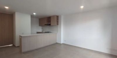 Para mayor información escribanos vía WhatsApp y uno de nuestros agentes inmobiliarios te atenderá.
68 metros cuadrados, distribuidos en 3 alcobas, 2 closet, 1 vestier, 2 baños cabinados en vidrio templado, salón comedor con balcón, cocina integral abierta con mesón en cuarzo y barra tipo americana, zona de ropas, red de gas natural, pisos en porcelanato, parqueadero,+ cuarto útil.
Unidad cerrada con portería las 24 horas y circuito cerrado de tv, ascensor, shut de basuras, citófono, parqueadero de visitantes, piscina, gym, salón social, juegos infantiles, zonas verdes.
Ubicado cerca a La Estación del Metro Industriales, Bancolombia.
