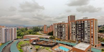 Te invitamos a conocer este agradable y cómodo apartamento ubicado en el sector Rionegro, Vereda Ojo del Agua. Con un área aproximada de 84 mts, este inmueble te ofrece espacios funcionales y confortables.Cuenta con sala, comedor, una moderna cocina integral y una práctica zona de ropas. Pensando en tu tranquilidad, dispone de 2 baños completos y 3 alcobas, cada una con su respectivo clósets.
