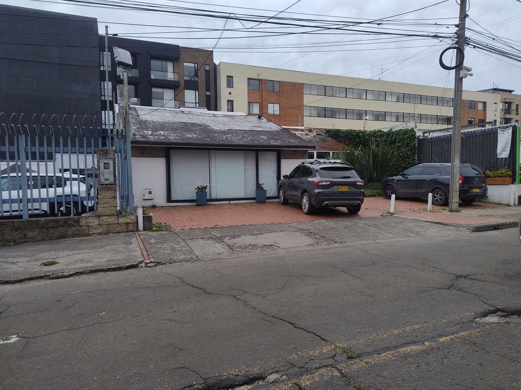 Casa de 6 alcobas en venta en Cjr Balzares, Bogotá, 460 m² · foto 4 de 20