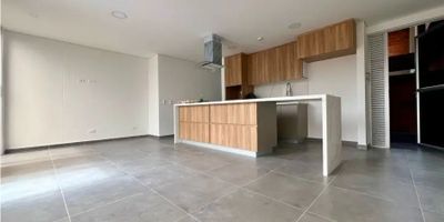 Para mayor información escribanos vía WhatsApp y uno de nuestros agentes inmobiliarios te atenderá.
Venta de modernos apartamentos con full acabados.
Ubicado en el sector de Belen Alameda cerca al centro comercial Unicentro y a la UPB excelente ubicación.
Consta de
3 alcobas
2 baños
Sala comedor
Cocina integral
Balcón completo
Terraza completa
Parqueadero privado

Consta de ascensor,  porteria
