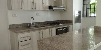 Para mayor información escribanos vía WhatsApp y uno de nuestros agentes inmobiliarios te atenderá.
VENTA DE HERMOSO APARTAMENTO EN CONQUISTADORES EN EXCELENTE UBICACIÓN

- Apartamento con 5 años de construido
- Sin poniente, muy iluminado y fresco
- Ascensor
- 3 habitaciones
- 2 baños
- Sala comedor con amplios espacios
- Balcón grande con vista panorámica
- Cocina integral
- Amplia zona de ropas independiente
- Parqueadero privado cubierto
- Cuarto útil
- Edificio ubicado en zona tranquila y silenciosa de alta valorización
- Con acceso a múltiples rutas de transporte
- Muy cerca al centro comercial Unicentro y a la universidad Pontificia Bolivariana
