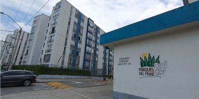 Apartamento de 65 M2 para venta en piso 8 con ascensor, se encuentra ubicado en la ciudad de Yumbo, Valle del Cauca, barrio la Estancia. Ofrece un espacio cómodo, funcional y perfecto para quienes buscan una vida de calidad en una zona residencial tranquila y segura. En su interior, el apartamento cuenta con 3 alcobas, dos de ellas con closet y la tarcera se puede acondicionar como estudio, 2 baños completos, sala comedor amplia con una agradable vista externa, cocina semi integral, zona de oficios y además cuenta con parquqadero propio en sótano. Entre las características externas, se destacan su ascensor para mayor comodidad, centros comerciales cercanos como el CC Unico. Cuenta con una portería/recepción y vigilancia permanente, que garantiza tu seguridad y la de tu familia en todo momento. Podrás disfrutar de la piscina y el salón comunal, perfectos para reuniones y eventos. También cuenta con una zona infantil, ideal para que los más pequeños se diviertan y jueguen en un ambiente seguro. En resumen, este apartamento en Yumbo ofrece una vida de calidad y comodidad en una zona residencial privilegiada. ¡No pierdas la oportunidad de vivir en este hermoso lugar y agenda una visita ya!
