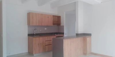 Para mayor información escribanos vía WhatsApp y uno de nuestros agentes inmobiliarios te atenderá.
Apartamento en venta unidad cerrada con facil acceso desde via principal, rutas de transporte publico, entorno muy tranquilo con areas verdes.
Piso en porcelanato y madera, puerta de seguridad, sala comedor, 2 alcobas con baño en la principal, cocina integral abierta tipo americano, balcon y parqueadero cubierto.
Conjunto cerrado con ascensor, gimnasio, salon social, turco, jacuzzi, citofonia, vigilancia 24 hrs y circuito cerrado de tv.
