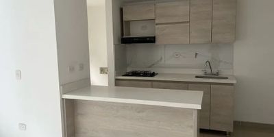 Para mayor información escribanos vía WhatsApp y uno de nuestros agentes inmobiliarios te atenderá.
Se Vende un Bonito y Moderno Apartamento en el Barrio Laureles, en un 3° Piso con Ascensor, con una área Construida de 80m² distribuidos de la siguiente forma: 3 Alcobas Familiares ( La Alcoba Principal con Baño y Vestidor y Las Dos Alcobas Auxiliares con Clóset.
), 2 Baños con Bonitos Acabados y Cabinas en Vidrio Templado, Cocina Integral Abierta con Península y su Red de Gas, Zona de Ropa, Sala Comedor, Espacio para Estudio, Balcón y Parqueadero.
El Edificio tiene Video Portería.
