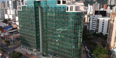 Venta de Oficina en Bucaramanga barrio Mejoras públicas 
Vista Panorámica

Oficina en exclusivo Sector de la ciudad 
Zona de alta Valorización 

37 m cuadrados. 
Baño privado 
Aire central 
Panorámica 
Piso intermedio 
4 ascensores 
Zona de cafetería 
2 Zonas de recepción

Se puede  Rentar en  $2.600.000
 


Agenda cita