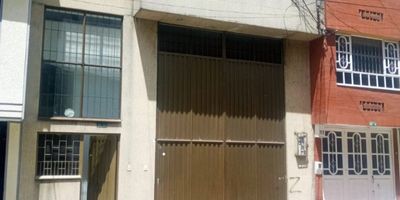 ENGATIVA-  VILLAS DEL DORADO  ARRIENDO BODEGA  7 X14  MÁS MEZZANINE PARA OFICINA , CON PORTON DE DOBLE ALTURA, PISOS DE ALTA RESISTENCIA  TRIFASICA, MONOFÁSICA, VESTIER, DOS BAÑOS  IDEAL PARA PEQUEÑA INDUSTRIA O ALMACENAJE,  CERCA A TRANSPORTE PÚBLICO, Y AL AEROPUERTO. ALAMOS CITA PREVIA.3102686698