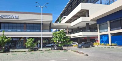 ¡No pierdas la oportunidad de tener tu propio local en ! Con 39.90 metros cuadrados, este espacio cuenta con vigilancia privada las 24 horas, parqueadero para visitantes y ascensor. ¡Todo lo que necesitas para comenzar tu negocio! ¡Contáctanos ahora y haz realidad tu sueño de emprender!