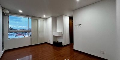 [ARR] ID HOUM: 163048

Entérate de todos los beneficios al arrendar con nosotros:
    • Asistencia e intermediación con el propietario
    • Firma tu contrato online
    • Arrienda sin burocracia, sin papeleos ni notarías

Departamento en arriendo, ubicado en el barrio Sauzal, con una superficie construida de 60.00 m² y superficie total de 60.00  m². 

Sus principales características son:

    • No amoblado
    • 2 dormitorios
    • 2 baños
    • No Admite mascotas
    • 2 parqueaderos
    • Piso 4
    • Año de construcción: 2017
            
Además, el inmueble cuenta con las siguientes amenidades:

    • Vigilancia 24 hrs
    • Ascensor

Si arriendas con nosotros, te brindamos asesoría personalizada durante todo el proceso.

Requisitos para arrendar con nosotros:

    • Arrienda sin codeudor*, fácil, rápido y seguro
    • Demuestra un ingreso mensual neto de al menos 2.5 veces el valor del arriendo (los ingresos mensuales se pueden complementar por las personas que vivirán en este inmueble)
    • Completa tu información básica y mándanos tus extractos bancarios o documentos que demuestren tus ingresos
    • No debes tener reportes negativos en centrales de crédito
        

IMPORTANTE:

    • Te invitamos a agendar una visita a esta propiedad
    • Si tienes alguna duda por favor puedes solicitar más información desde los portales como también contactarte directamente con nosotros
    
Más que una inmobiliaria, somos Houm.
*Aplican T&C