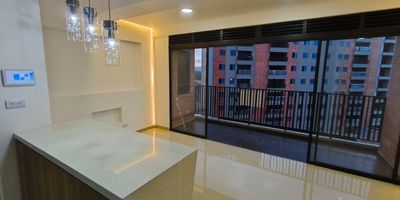 Se arrienda o se vende hermoso apartamento en Barro Blanco que cuenta con 2 habitaciones, 1 bano, 1 vestier, 1 closet, sala comedor, balcon, zona de ropas, parqueadero y cuarto util