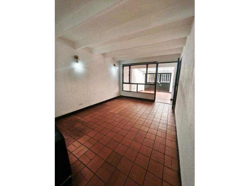 Casa de 3 alcobas en venta en Ciudad Techo, Bogotá, 84 m² · foto 2 de 19