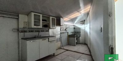 Oportunidad! Arriendo apartamento en el privilegiado sector de Cristo Rey: ubicación estratégica, excelente acceso a transporte público y un ambiente tranquilo. Ubicado en piso 6 (sin ascensor), ideal para quienes buscan comodidad, buena vista y cercanía a todo.”


2 habitaciones pequeñas
1 baño sencillo
Sala pequeña
Cocina sencilla
Red de gas
Zona de ropa
Terraza

$ 1.120.000 EL VALOR DEL CANON DE ARRENDAMIENTO APROXIMADAMENTE



Arrendamientos Panorama Belén: (604) 347 12 14/301 544 68 92
Asesora: Luisa Muñoz 301 543 66 06
