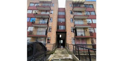 ?️Vendo Apartamento ubicado en San Antonio de Prado?️

? Entorno:

 Cercano a la UVA el paraiso, parque biblioteca Jose Horacio y avenida principal de San Antonio de prado 

✅ Características:


 
 Consta de: Tres habitaciones con closets, baño social y otro privado, sala comedor, balcon amplio, zonas de ropas.
 
 
 Área: 60 mts aprox
 
 
 Piso: 4
 
 
 Estado:  Usado
 
 
 Parqueadero: Si
 


?️ Descripción de la unidad:


 
 Comodidades: Parqueaderos de visitantes.
 
 
 Recreación: Piscina, Salón social, gimnasio, juegos infantiles.
 
 
 Seguridad: Portería 24 horas
 


?¡Disfruta de una vida confortable y segura en este conjunto residencial! ?

 

Valor apartamento solo $ 230.000.000

Valor apartamento con parqueadero  $255.000.000

 
