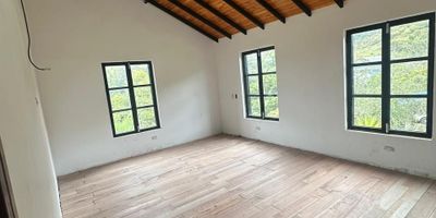 Inmueble de 2900Mt casa campestre, lugar seguro, cerca peaje Patios, precio negociable, excelente oportunidad