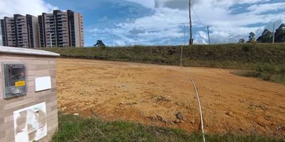 Lote en VENTA, topografía plano, (Cuenta con todos los servicios), zona de yoga, juegos infantiles, agora de pinos, zona de mascotas, senderos naturales, cancha polideportiva.