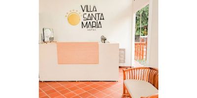 ? ¡Vende o renta el exclusivo Hotel Villa Santa María en Santa Fe de Antioquia! ?

? Un paraíso de descanso y confort ?

? Ubicación privilegiada: A solo 6 minutos a pie de Kanaloa Parque Acuático, con acceso rápido a los principales atractivos de la región.

✨ Características del hotel:


 ? Piscina para disfrutar del clima cálido
 ? Estacionamiento privado gratuito
 ? WiFi gratis en todas las instalaciones
 ?️ 15 habitaciones familiares con baño privado
 ?️ Restaurante y bar para una experiencia completa
 ? Spa, sauna y jacuzzi para el bienestar de los huéspedes
 ? Pet-friendly (bajo petición, con posible costo adicional)


? Dimensiones:


 Área total del terreno: 3.400 m²
 Área privada libre: 2.983 m²
 Área construida: 469 m²


?️ Se vende o renta completamente amoblado para continuar su operación sin interrupciones.

? Opciones de negocio:
? Valor de renta: $15.000.000 + IVA + 12% administración
? Valor de venta: $6.000.000.000 negociables

? Nota: El alquiler o venta del inmueble no incluye la marca comercial. En caso de interés, se puede negociar por separado.

? Contáctanos para más información y agenda tu visita!
