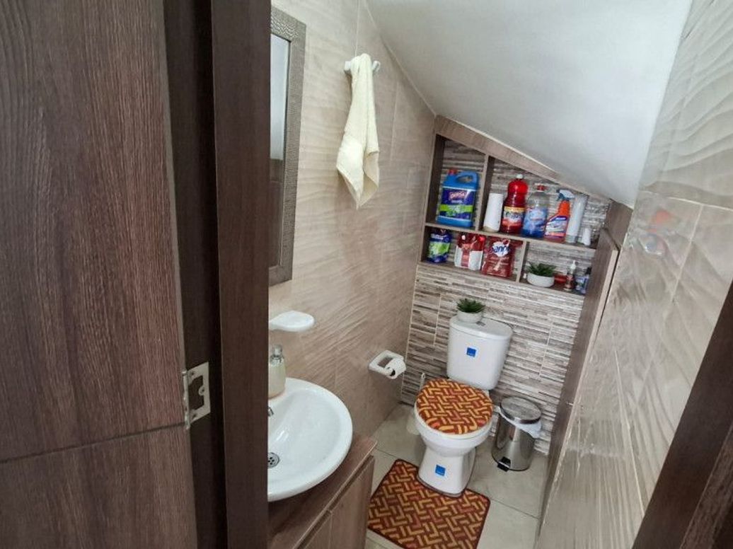 Casa de 4 alcobas en venta en San Jose De La Granja, Bogotá, 186 m² · foto 3 de 18