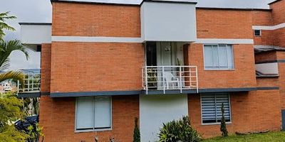 CASA ESQUINERA DE 85METROS CUADRADOS EN AREA PRIVADA, UBICADA EN BALCONES DE VILA VERDE, CUENTA CON 3 HABITACIONES, 3 BAÑOS, SALA COMEDOR, SALA DE ROPAS, ESPACIO PARA PARQUEADERO, BAÑO SOCIAL, Y DOS BAÑOS AUXILIARES COMPLETOS, BALCON. EL CONJUNTO CUENTA CON ZONAS SOCIALES TALES COMO GIMNASIO, PISCINA, GIMNASIO, SALON SOCIAL. CONTACTANOS. 