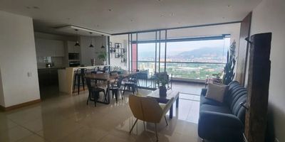 Para mayor información escribanos vía WhatsApp y uno de nuestros agentes inmobiliarios te atenderá.
APTO CON ESPECTACULAR VISTA  (Poblado, Santa Ma.
de los Ángeles) 147,8 mt2, 3 Habitaciones cada una con baño, baño social, amplia sala comedor con vista panorámica, estudio, cocina abierta, habitación de servicio con baño, parqueadero doble paralelo, 2 útiles.
Unidad completa: piscina, cancha de squash, turco, Juegos infantiles, 2 ascensores, gimnasio, parqueadero visitantes, portería 24 horas, salón social.
