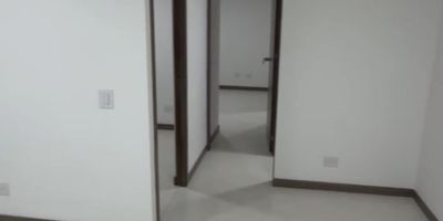 ¡Tu Nuevo Hogar te Espera!

Amplio, Moderno y con Todas las Comodidades en Unidad Cerrada ¿Buscas un lugar donde la comodidad, el espacio y la seguridad se unan? ¡Este apartamento es perfecto para ti y tu familia!

Área: 66 m² bien distribuidos, 2 Alcobas, 2 Closets, Sala Comedor amplia y luminosa, Cocina Integral moderna, Zona de Ropas independiente, Balcón para disfrutar de un café o la vista, Parqueadero cubierto (¡Comodidad garantizada!)

Disfruta de espacios amplios, cómodos y muy luminosos que te harán sentir en un verdadero hogar.

Vivirás con la tranquilidad de una portería y vigilancia 24/7 y acceso a Cancha deportiva, Salón Social, Gimnasio dotado, Juegos infantiles, Zona de mascotas.


¡No dejes pasar esta oportunidad! Agenda tu visita hoy mismo.