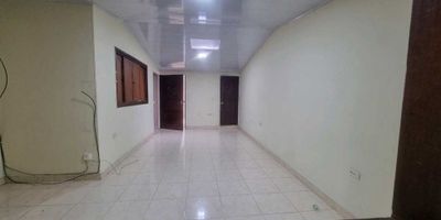 Arriendo apartamento – Barrio Las Acacias

Se arrienda apartamento en segundo piso, ubicado en el barrio Las Acacias. Cuenta con tres habitaciones, sala comedor, cocina y un patio de ropas amplio.
